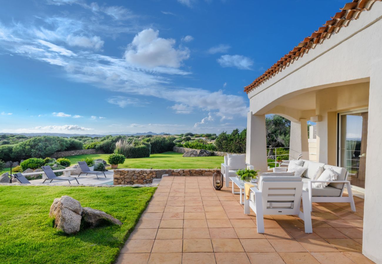 Villa in Capo Ferro - Villa Smeralda, Porto Cervo, Sardinia