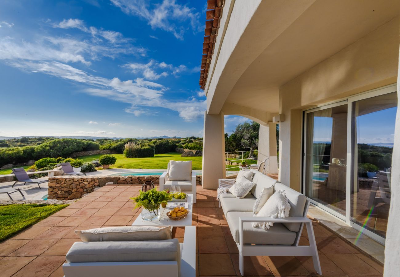 Villa in Capo Ferro - Villa Smeralda, Porto Cervo, Sardinia