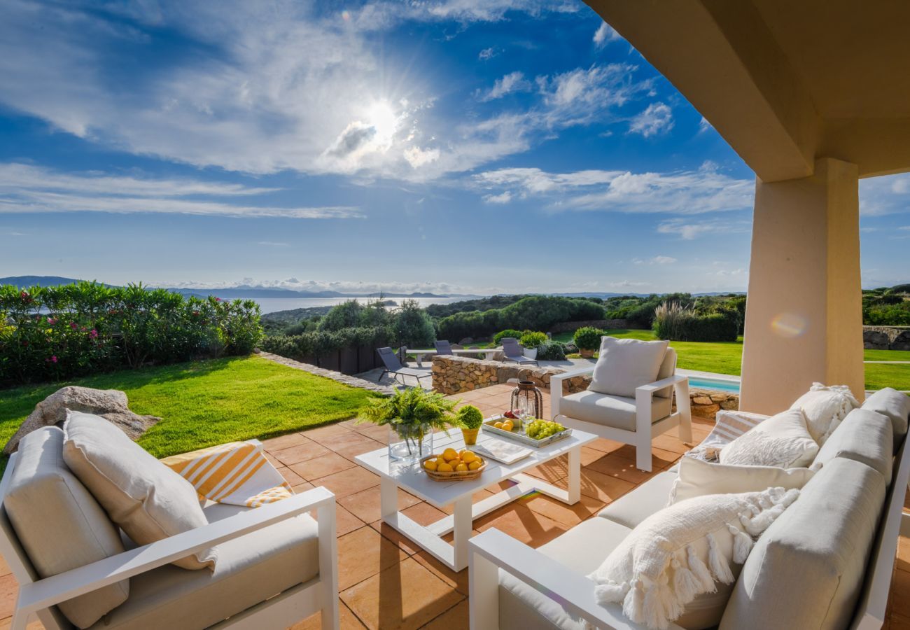 Villa in Capo Ferro - Villa Smeralda, Porto Cervo, Sardinia