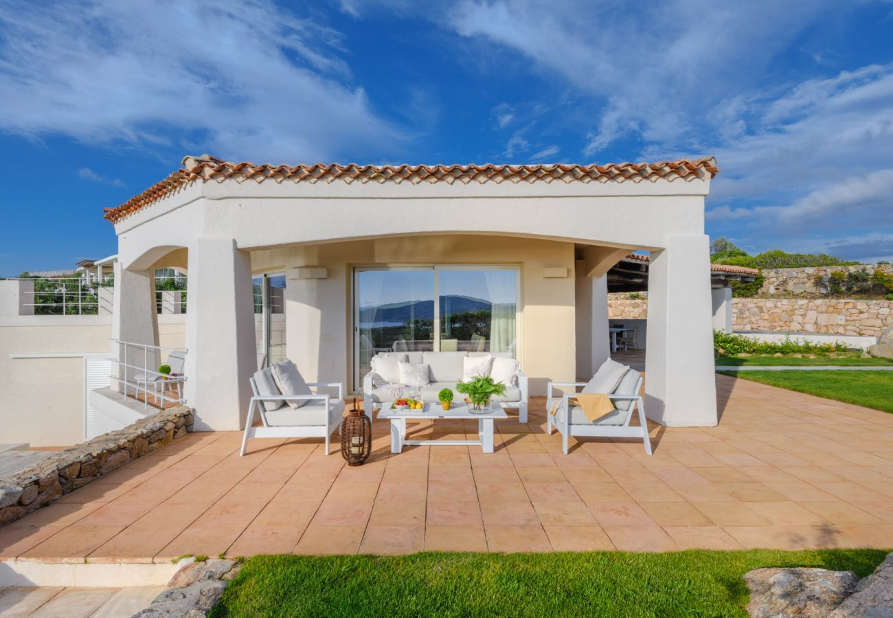 Villa in Capo Ferro - Villa Smeralda, Porto Cervo, Sardinia