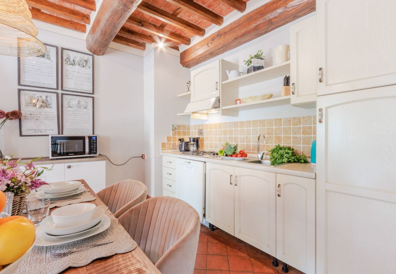 Ferienwohnung in Monte San quirico - Jacopo Farmhouse Apartment in Wine Resort in Lucca