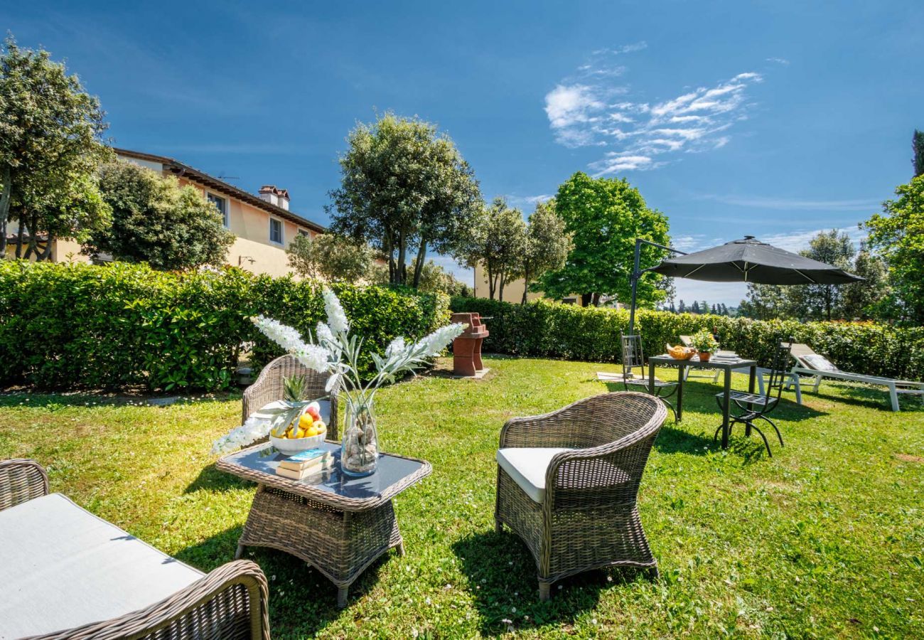 Ferienwohnung in Monte San quirico - Anna Farmhouse Apartment in Wine Resort in Lucca