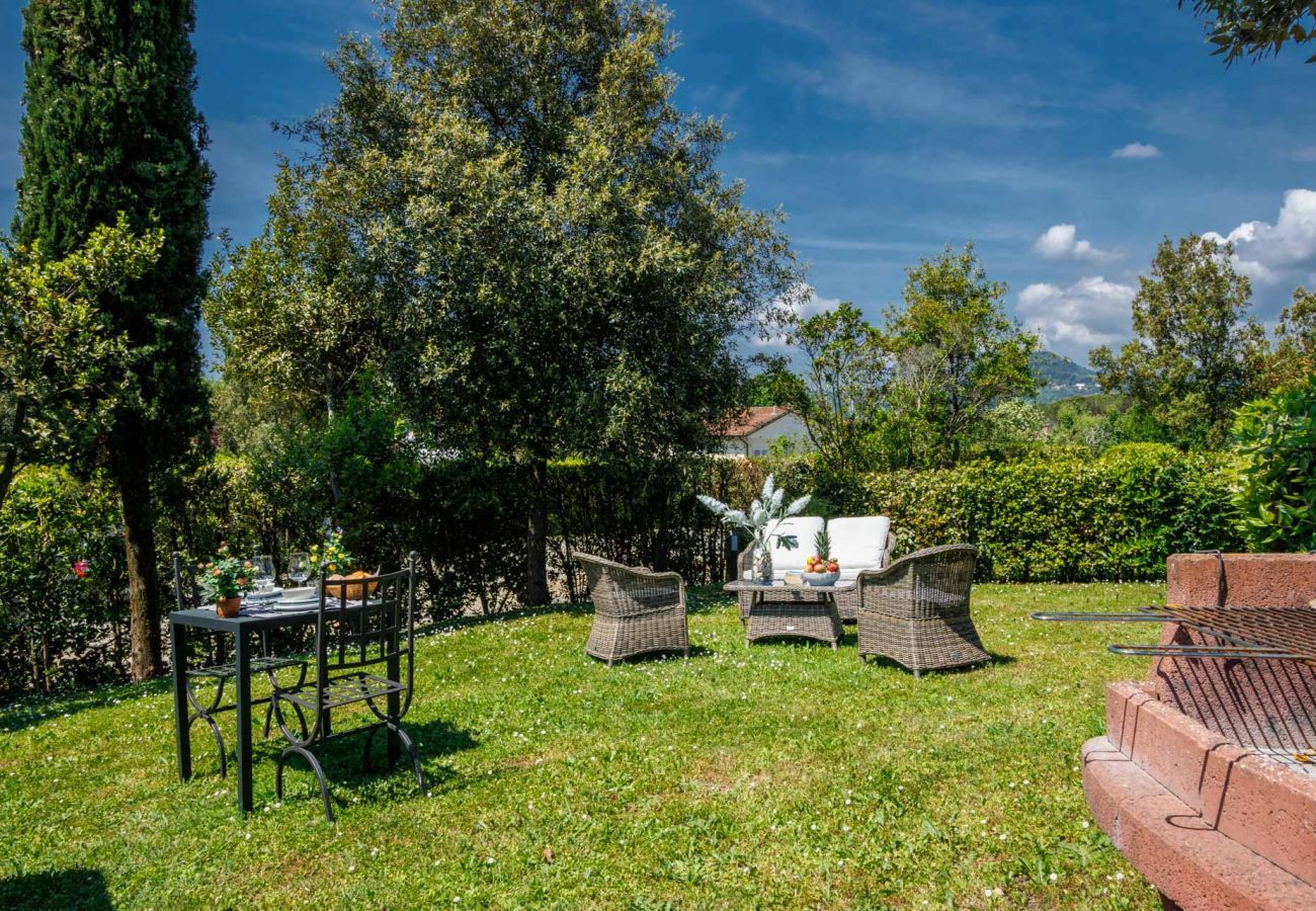 Ferienwohnung in Monte San quirico - Anna Farmhouse Apartment in Wine Resort in Lucca