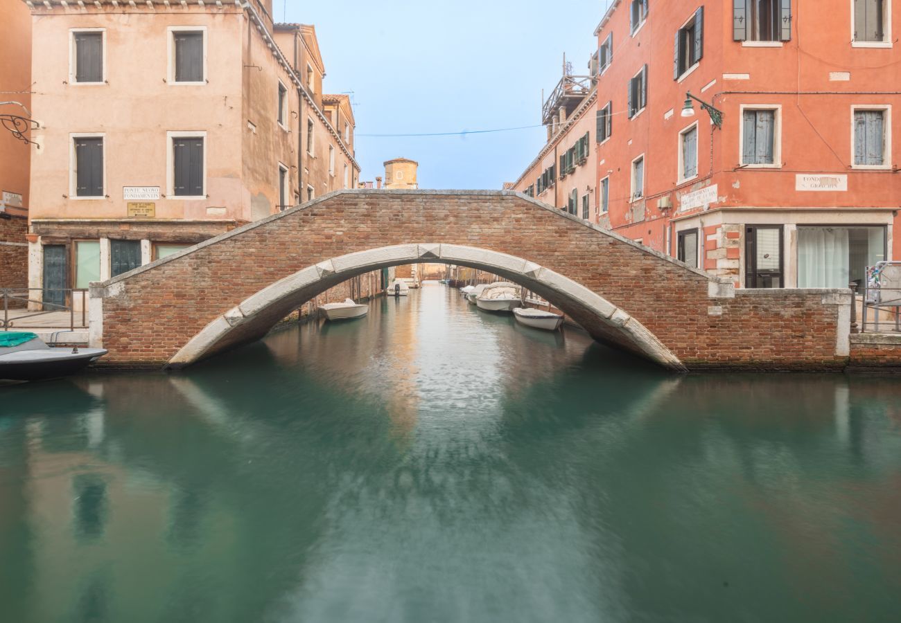 Ferienwohnung in Venedig - Tiepolo Apartment in the Biennale District R&R