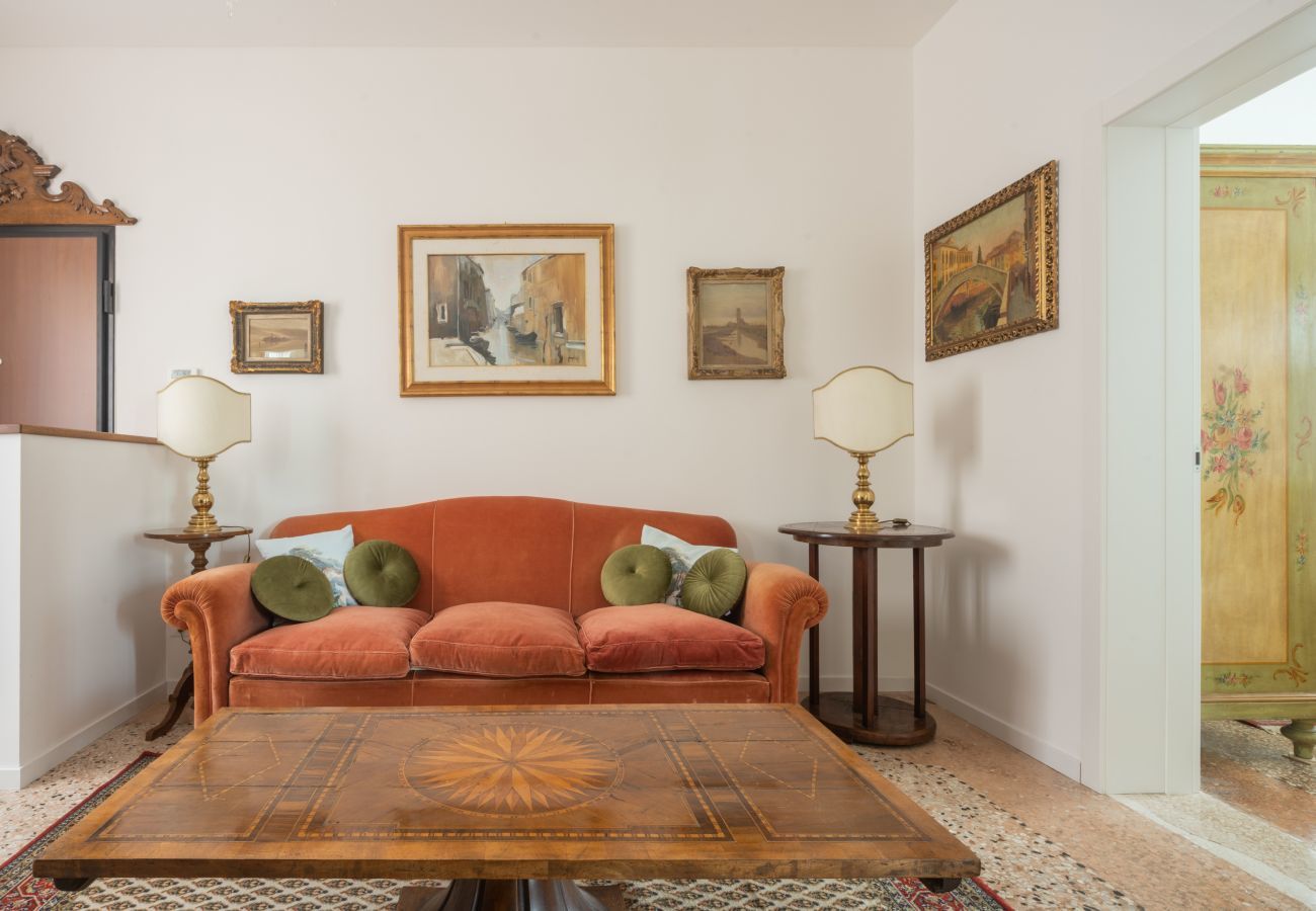 Ferienwohnung in Venedig - Tiepolo Apartment in the Biennale District R&R