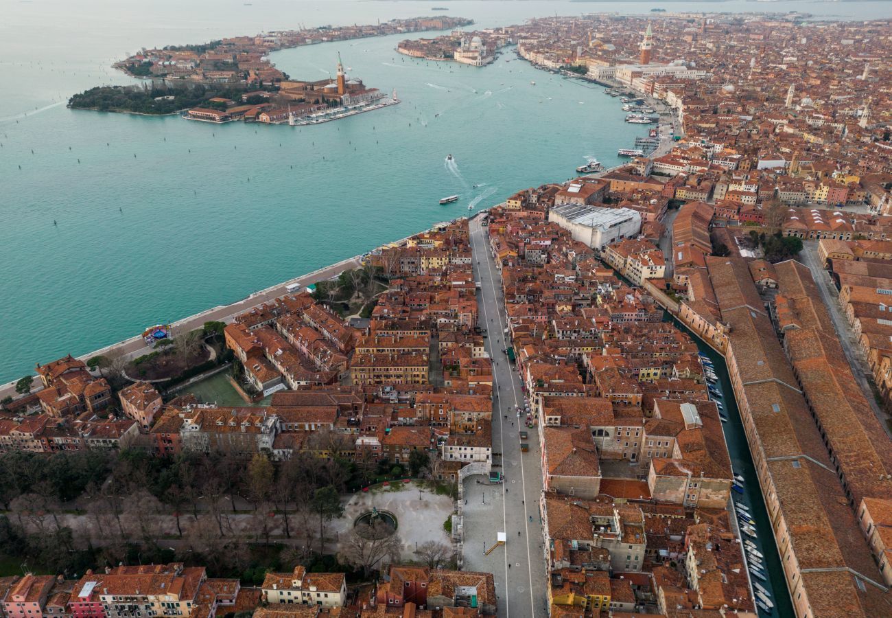 Ferienwohnung in Venedig - Tiepolo Apartment in the Biennale District R&R