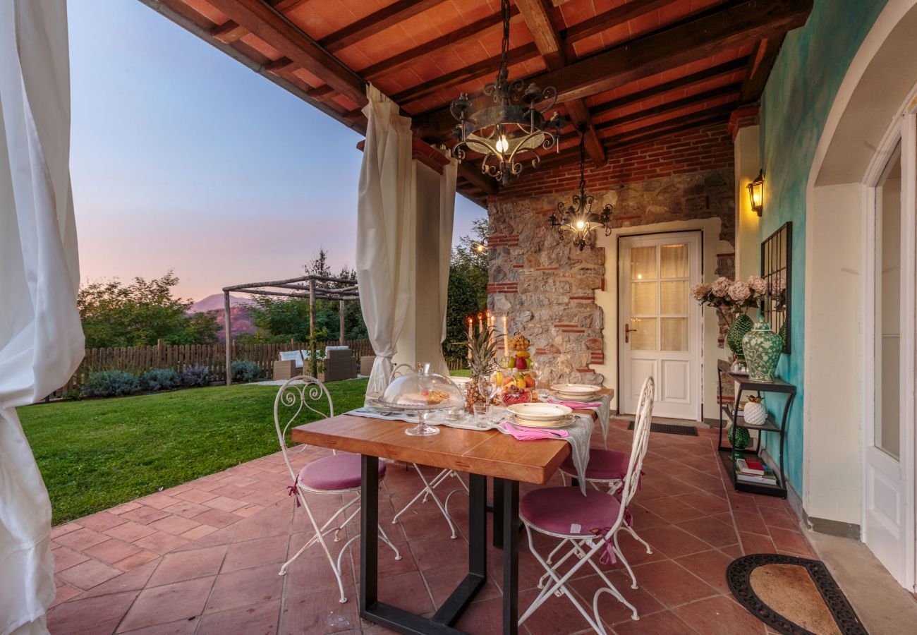 Villa in Chiatri - Rondini Farmhouse