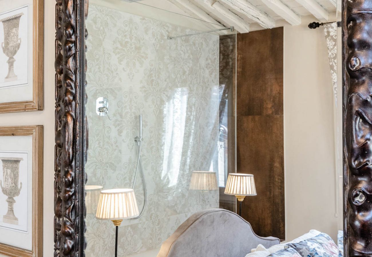 Ferienwohnung in Lucca - Moro Studio Suite, Classy and Romantic Apartment in Lucca