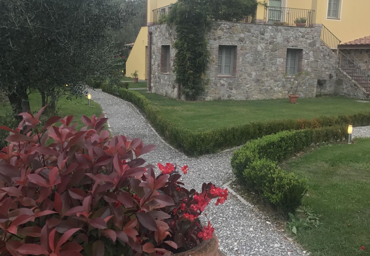 Ferienwohnung in San Gennaro - Casa Lucchese, a farmhouse apartment with pool on the hills of Lucca