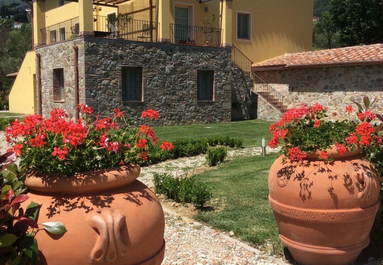 Ferienwohnung in San Gennaro - Casa Lucchese, a farmhouse apartment with pool on the hills of Lucca