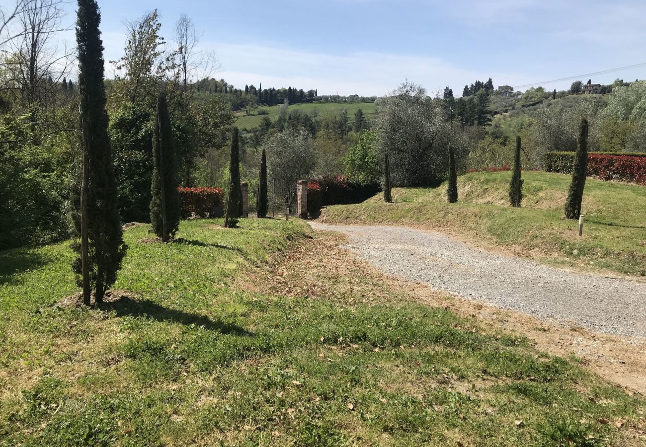 Ferienwohnung in San Gennaro - Casa Lucchese, a farmhouse apartment with pool on the hills of Lucca