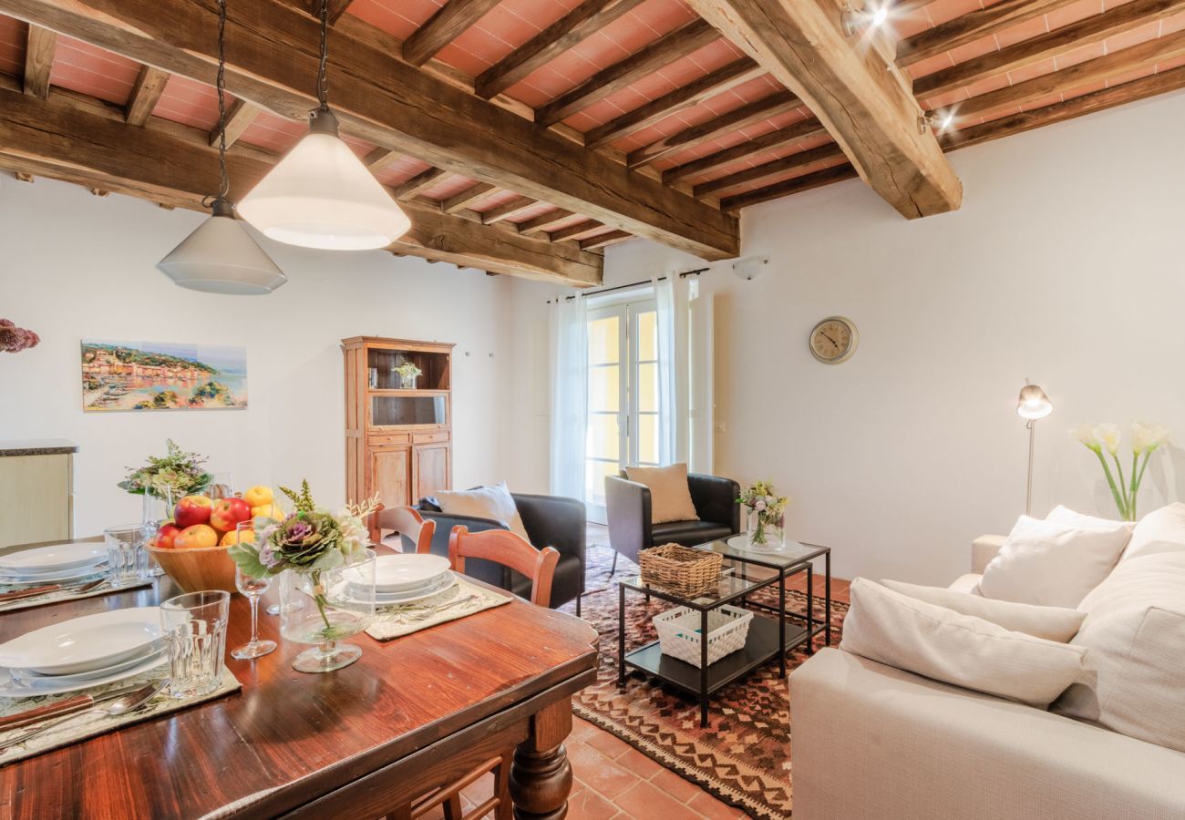 Ferienwohnung in San Gennaro - Casa Lucchese, a farmhouse apartment with pool on the hills of Lucca