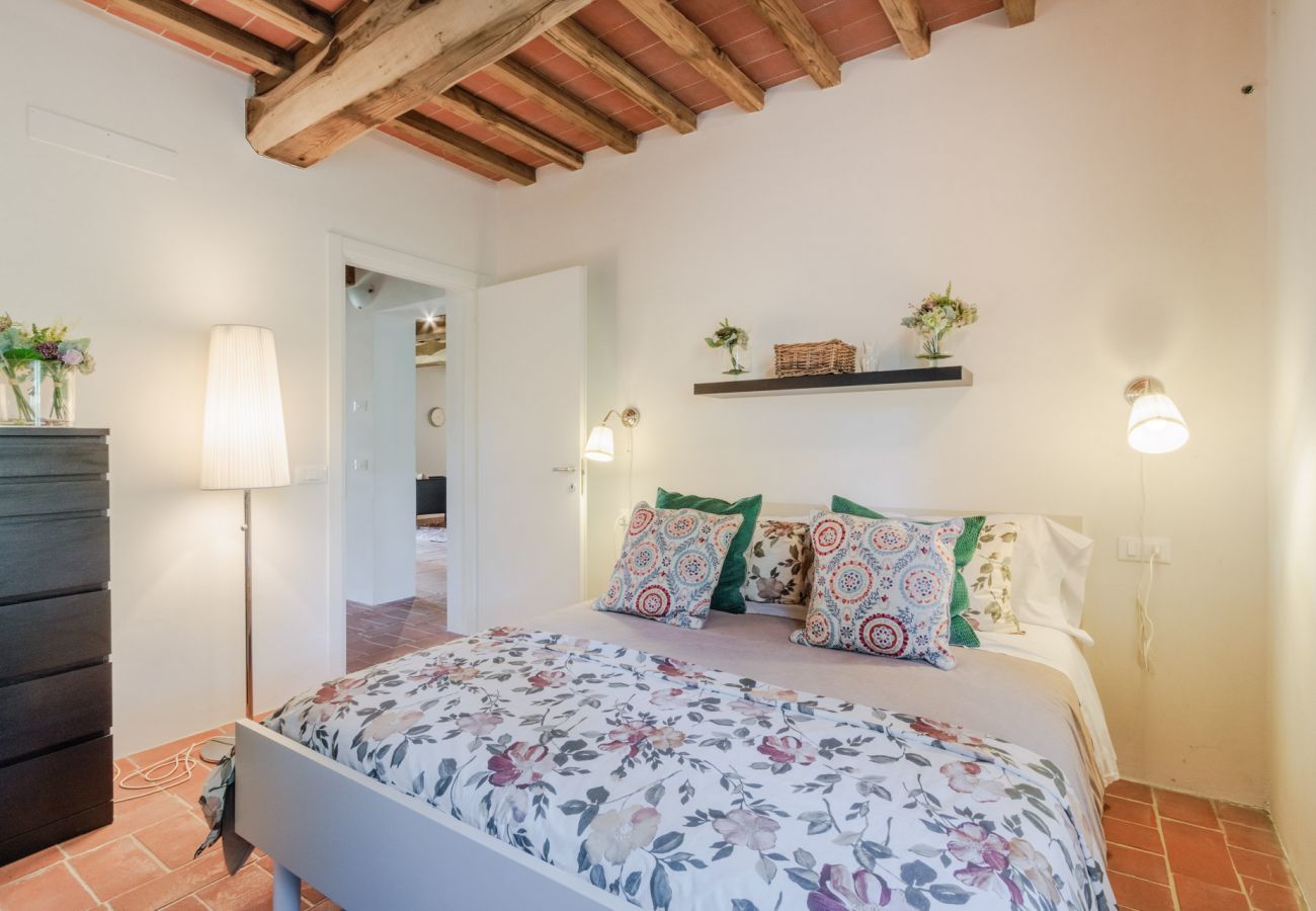 Ferienwohnung in San Gennaro - Casa Lucchese, a farmhouse apartment with pool on the hills of Lucca