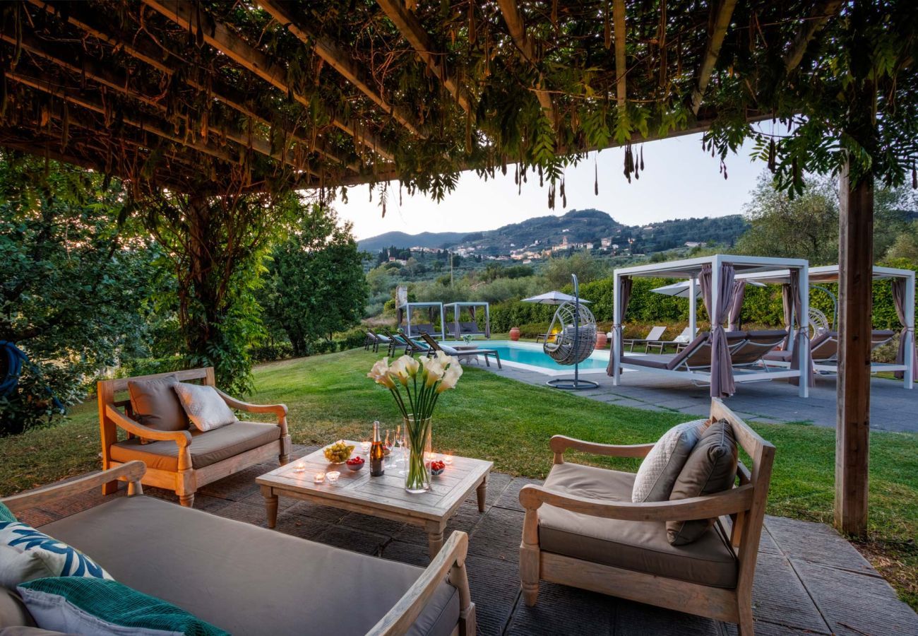 Ferienwohnung in San Gennaro - Casa Lucchese, a farmhouse apartment with pool on the hills of Lucca