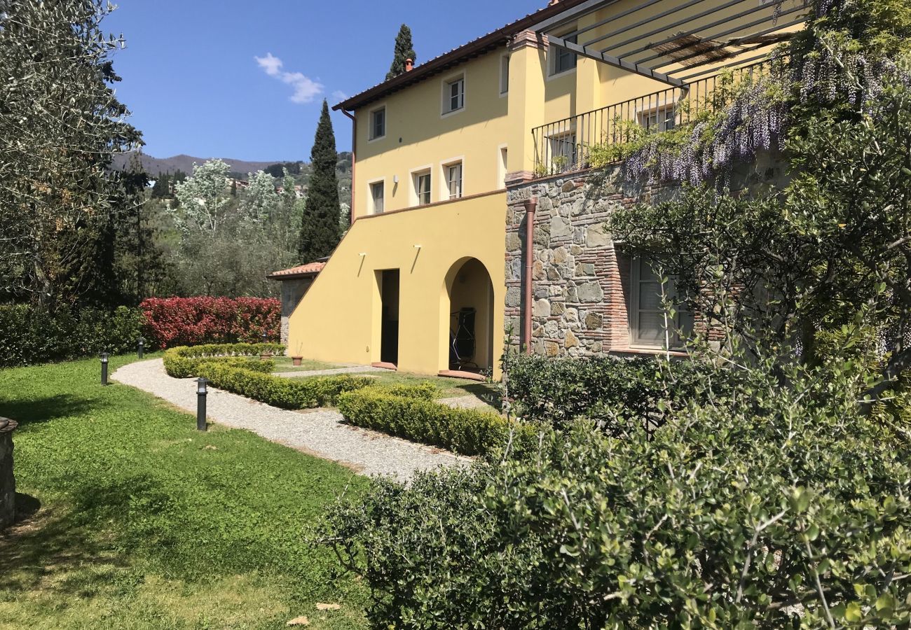 Ferienwohnung in San Gennaro - Casa Gennaro a 3 bedrooms farmhouse apartment with pool in Lucca