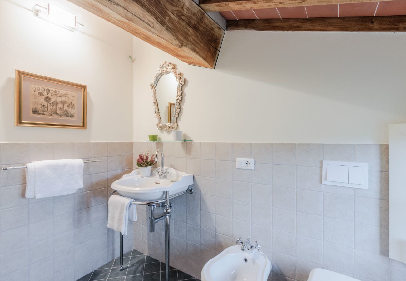 Ferienwohnung in San Gennaro - Casa Gennaro a 3 bedrooms farmhouse apartment with pool in Lucca