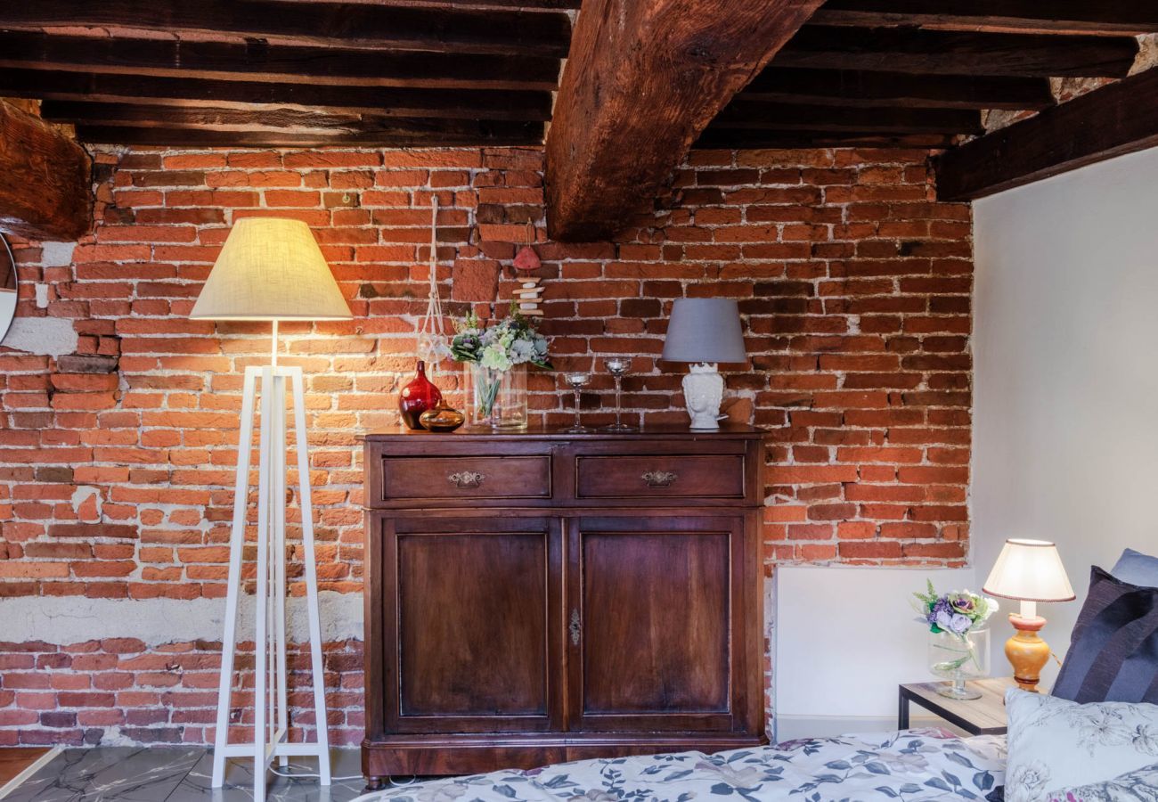 Ferienwohnung in Lucca - Elegant Apartment in a Quiet Street inside the Walls Of Lucca