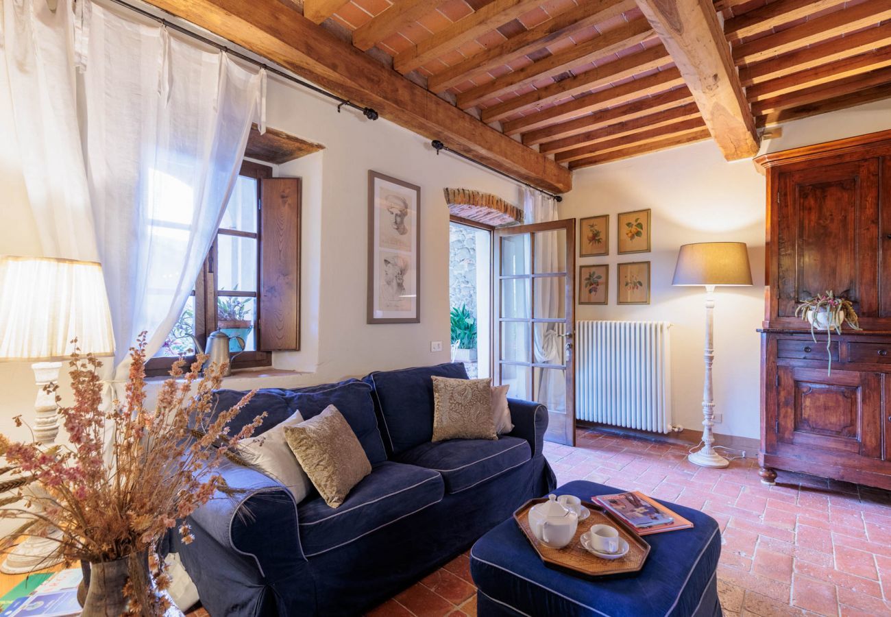 Ferienwohnung in Piano di Coreglia - Casa Cassettari, a Villa Apartment with Garden