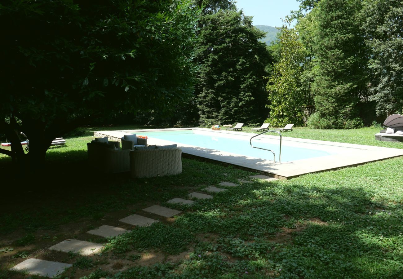 Ferienwohnung in Piano di Coreglia - Casa Cassettari, a Villa Apartment with Garden