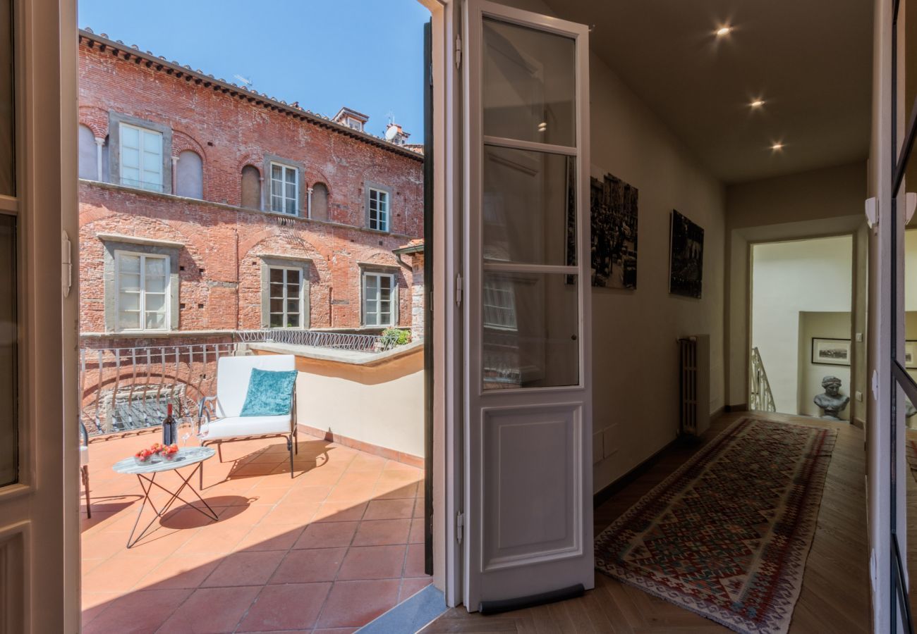 Ferienwohnung in Lucca - The Healing Garden, 4 bedrooms Villa inside the Walls