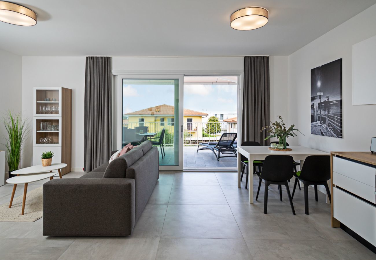 Ferienwohnung in Lazise - Regarda - Casa Erika mit grosser Terrasse, Pool, WLan