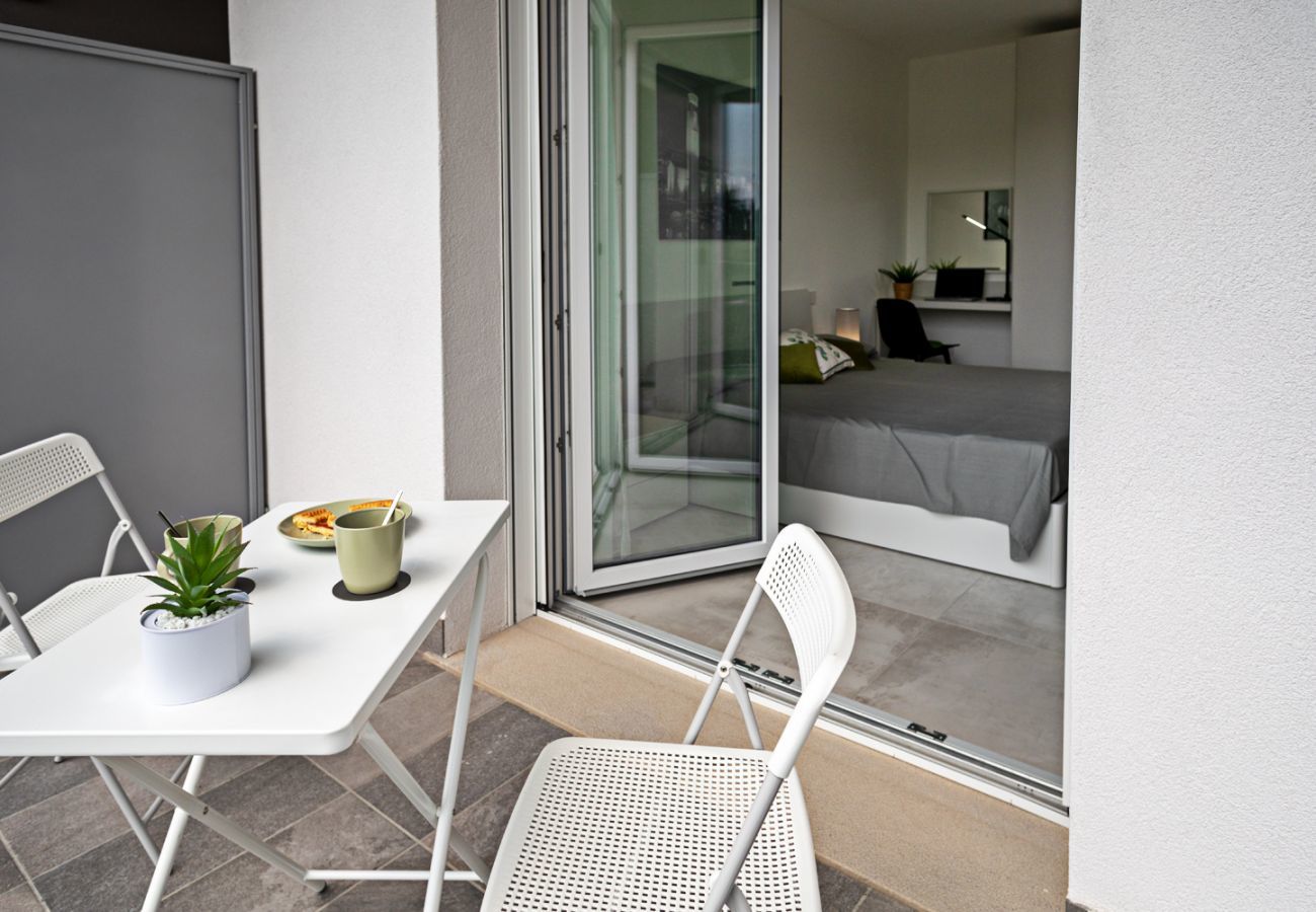 Ferienwohnung in Lazise - Regarda - Casa Erika mit grosser Terrasse, Pool, WLan