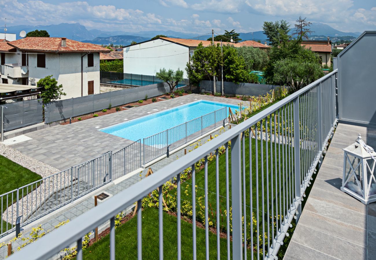 Ferienwohnung in Lazise - Regarda - Casa Erika mit grosser Terrasse, Pool, WLan