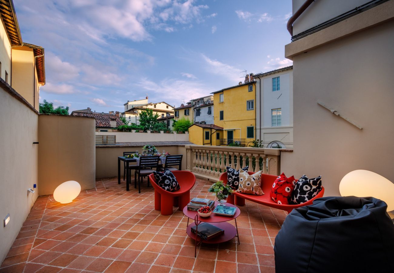 Ferienwohnung in Lucca - Casa Boero, a Modern Luxury 1st Floor Apartment with Terrace inside the Walls of Lucca