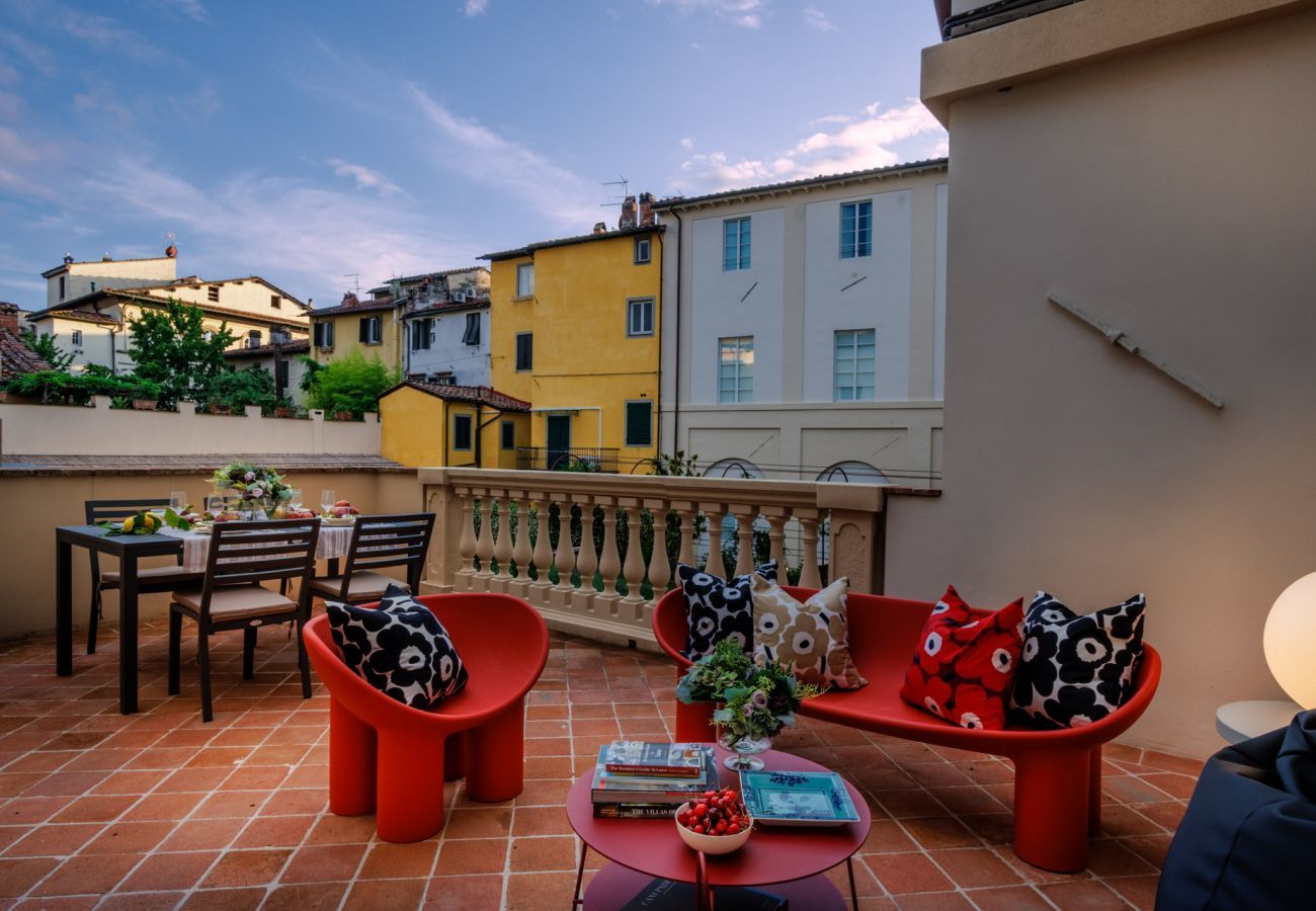 Ferienwohnung in Lucca - Casa Boero, a Modern Luxury 1st Floor Apartment with Terrace inside the Walls of Lucca