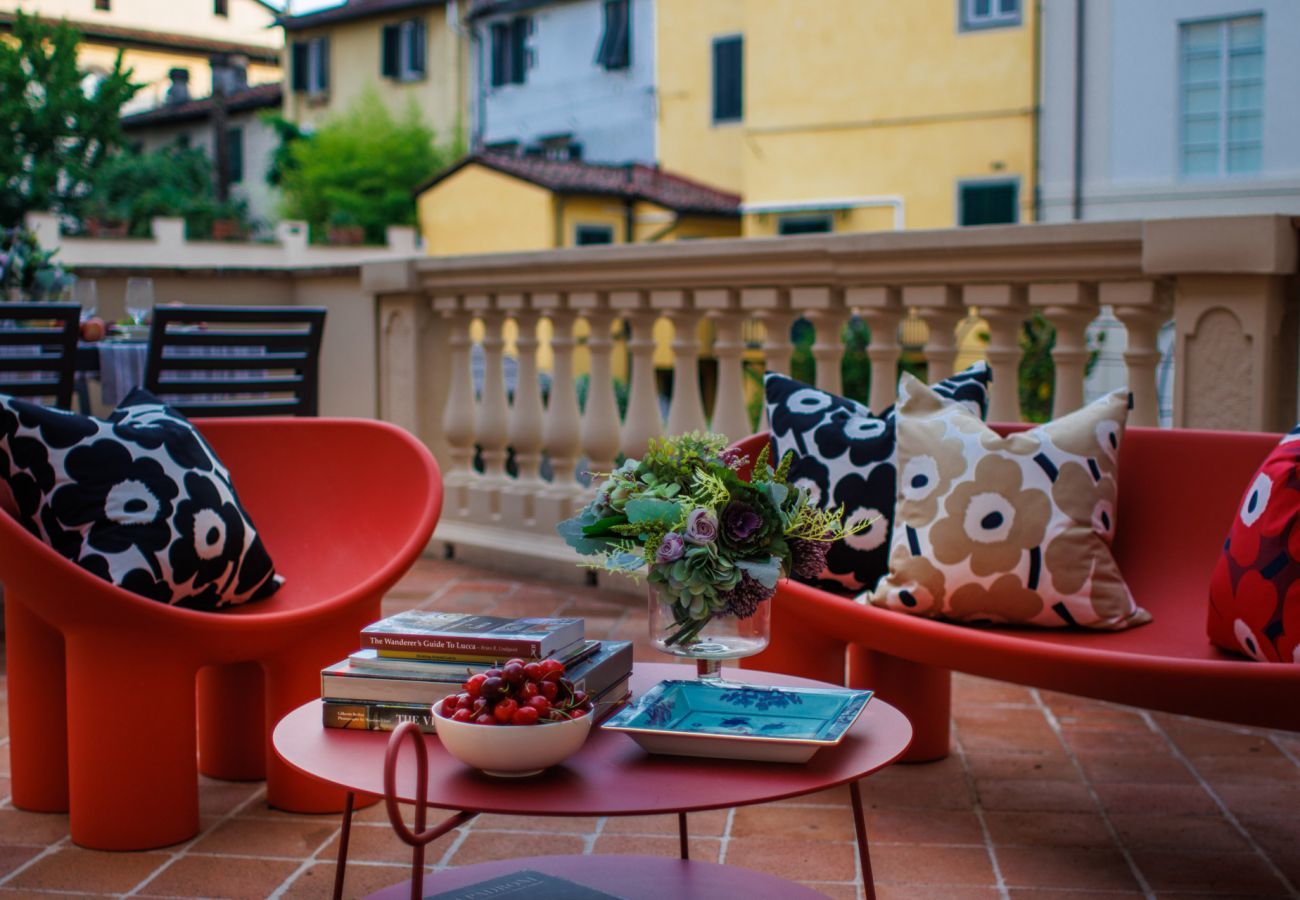 Ferienwohnung in Lucca - Casa Boero, a Modern Luxury 1st Floor Apartment with Terrace inside the Walls of Lucca