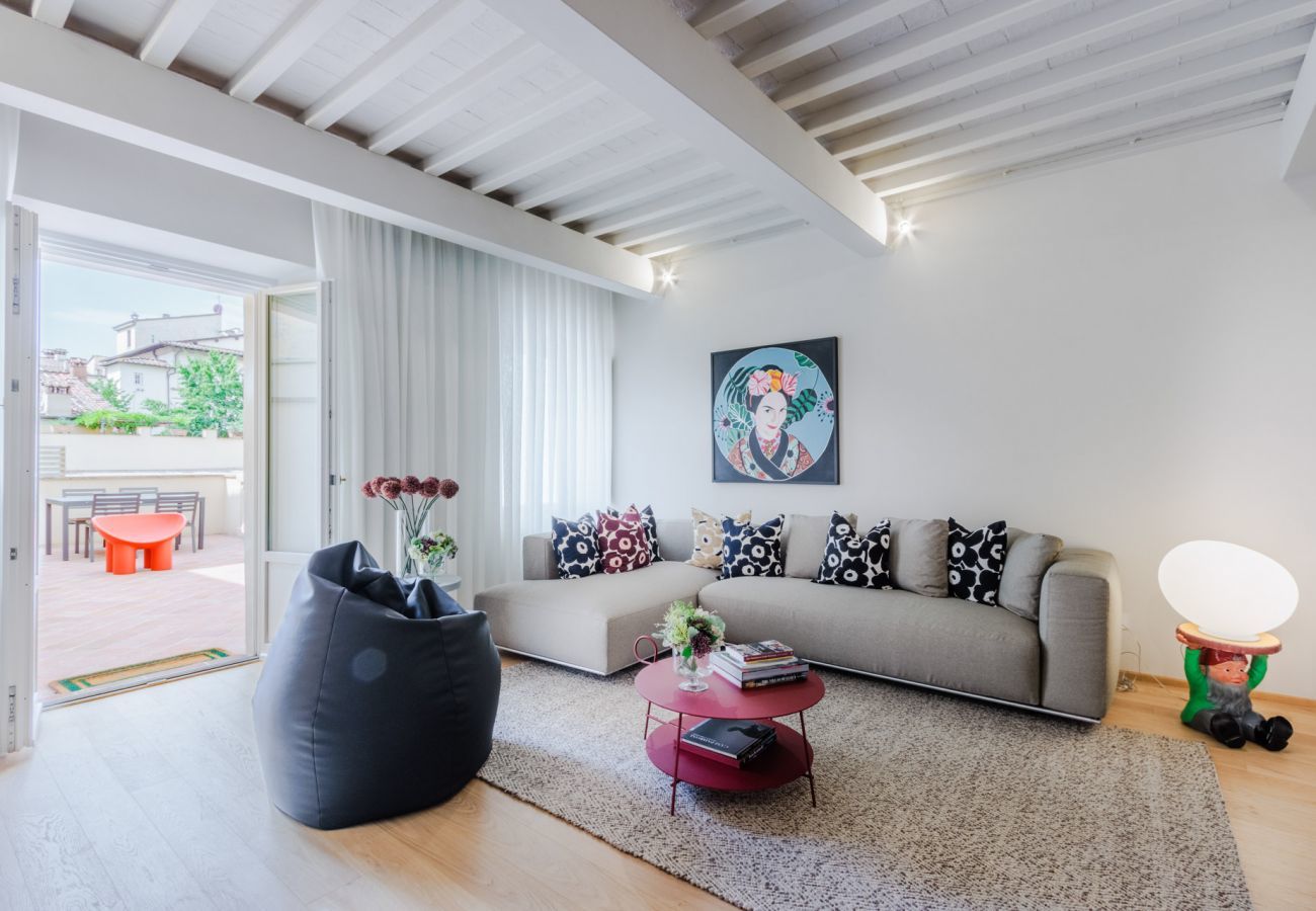 Ferienwohnung in Lucca - Casa Boero, a Modern Luxury 1st Floor Apartment with Terrace inside the Walls of Lucca