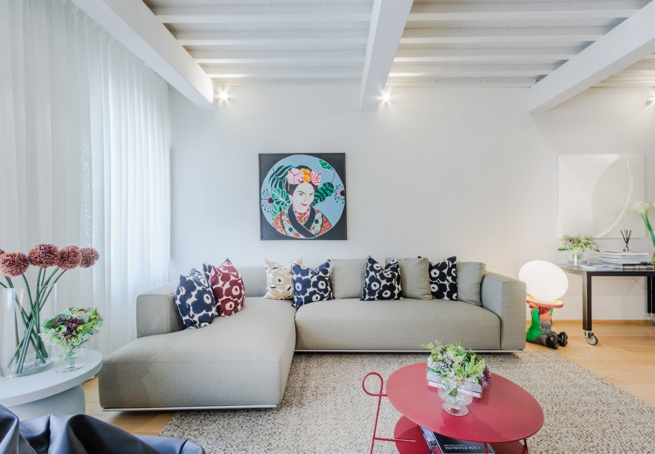 Ferienwohnung in Lucca - Casa Boero, a Modern Luxury 1st Floor Apartment with Terrace inside the Walls of Lucca