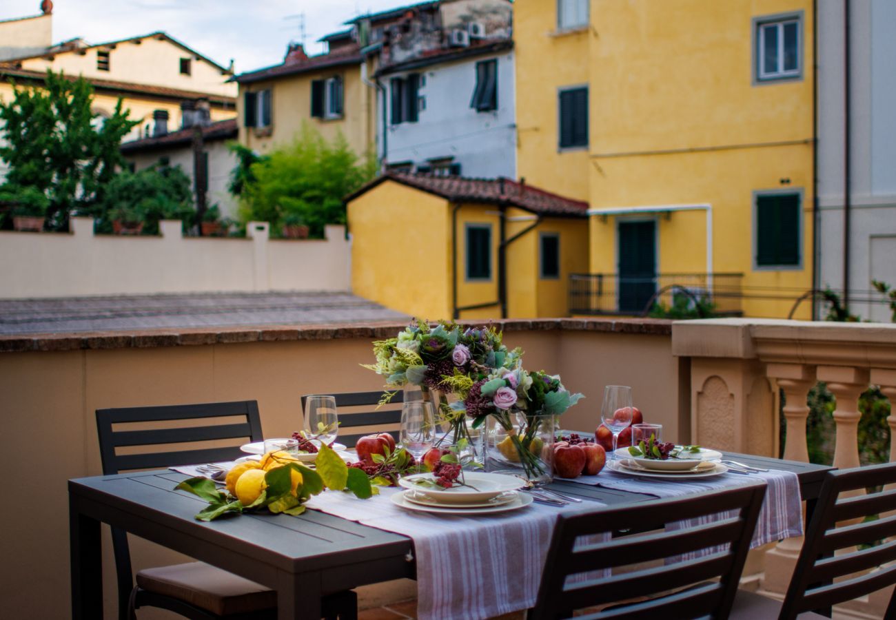 Ferienwohnung in Lucca - Casa Boero, a Modern Luxury 1st Floor Apartment with Terrace inside the Walls of Lucca