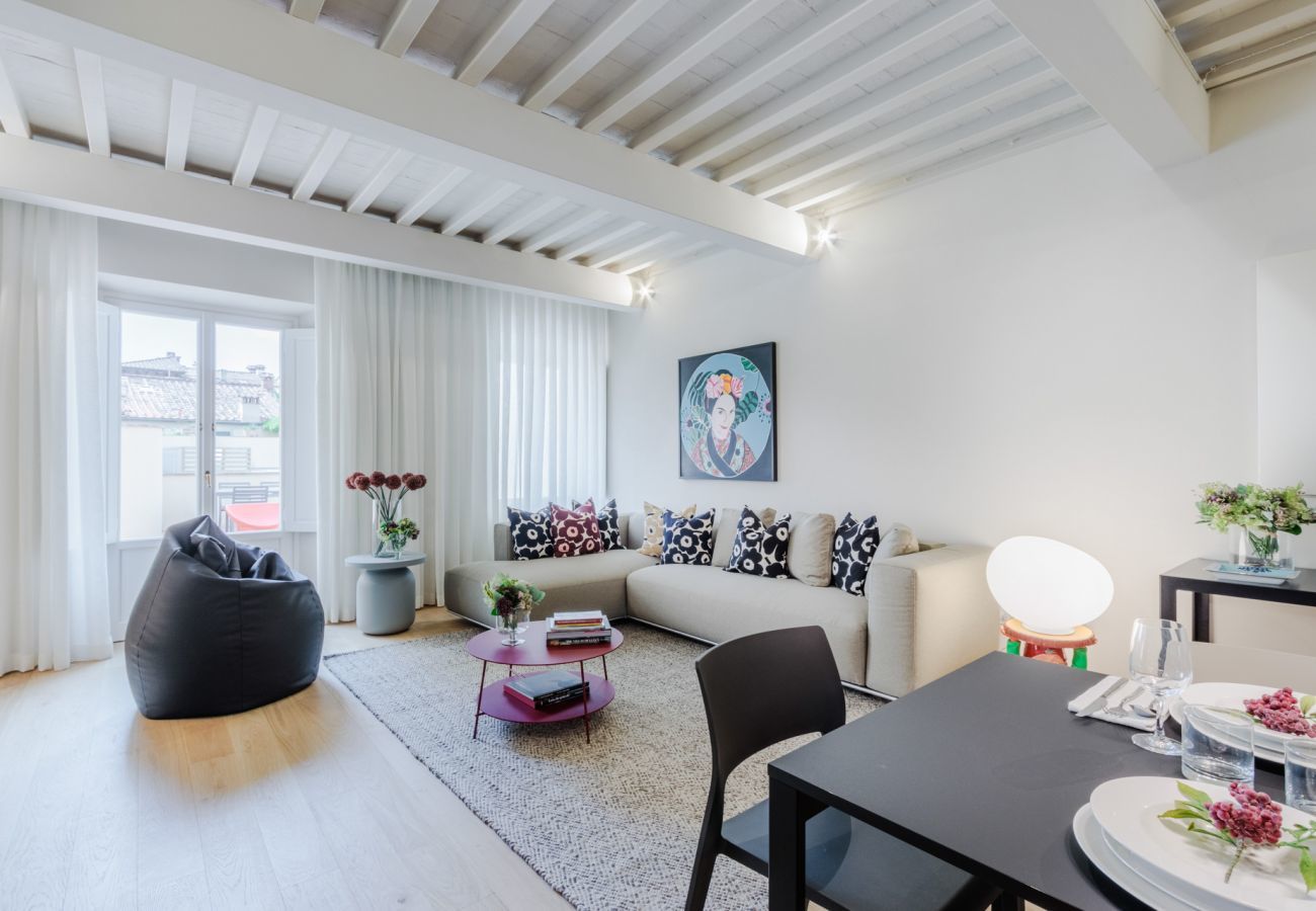 Ferienwohnung in Lucca - Casa Boero, a Modern Luxury 1st Floor Apartment with Terrace inside the Walls of Lucca