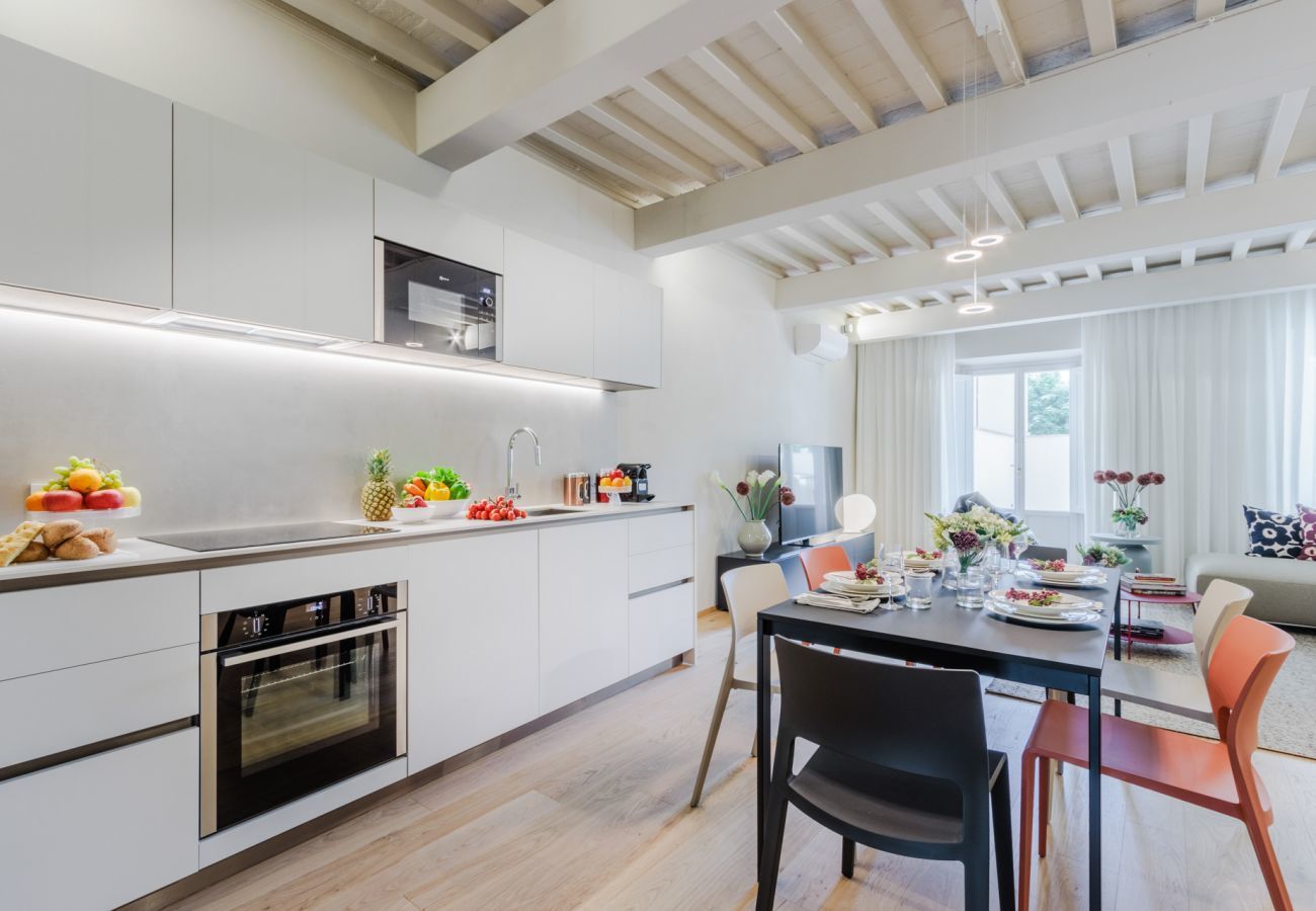 Ferienwohnung in Lucca - Casa Boero, a Modern Luxury 1st Floor Apartment with Terrace inside the Walls of Lucca