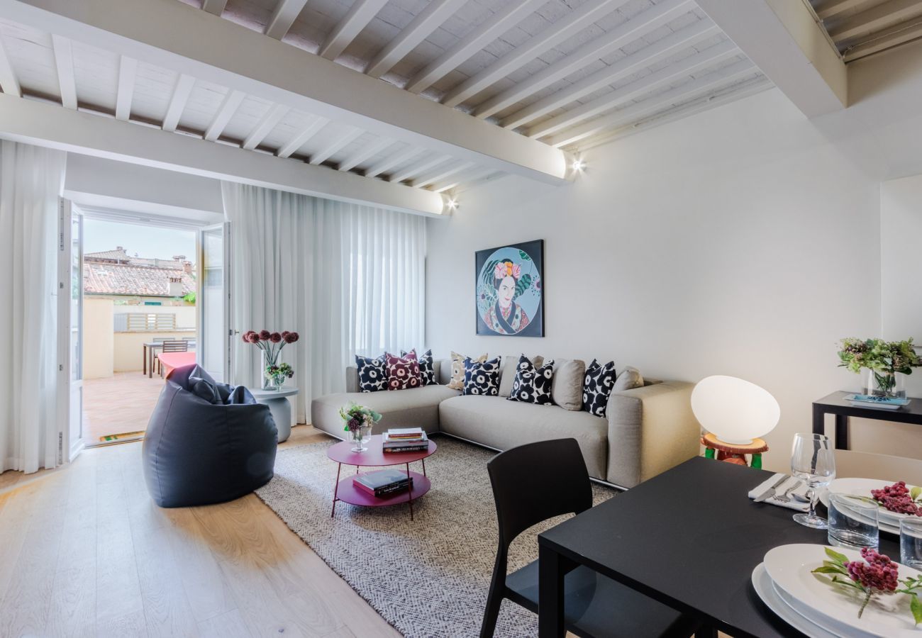 Ferienwohnung in Lucca - Casa Boero, a Modern Luxury 1st Floor Apartment with Terrace inside the Walls of Lucca