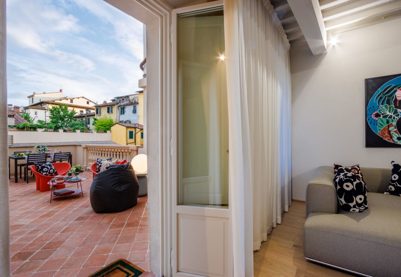 Ferienwohnung in Lucca - Casa Boero, a Modern Luxury 1st Floor Apartment with Terrace inside the Walls of Lucca