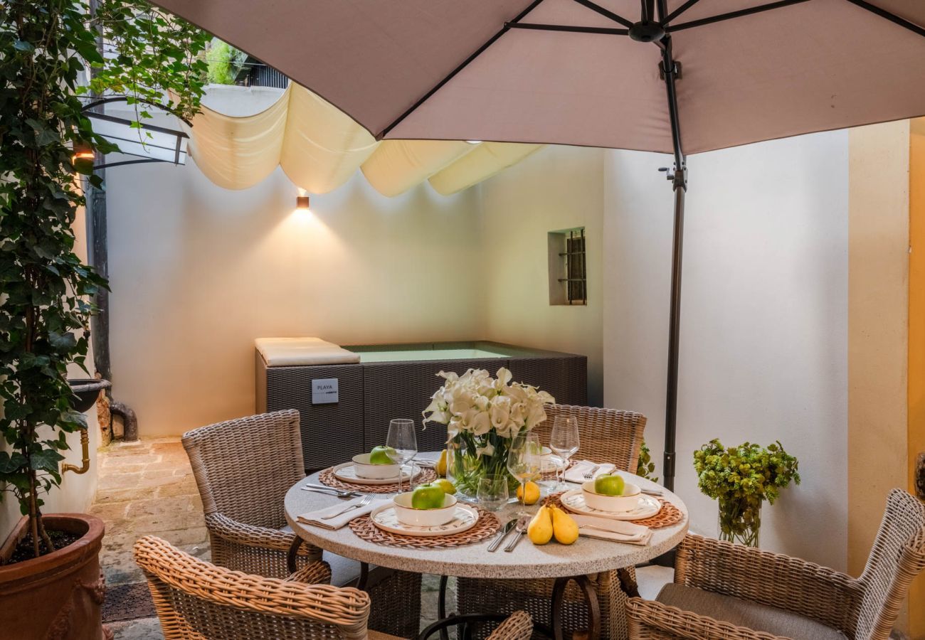 Ferienwohnung in Lucca - Gallo Cedrone, a Home with Outdoor