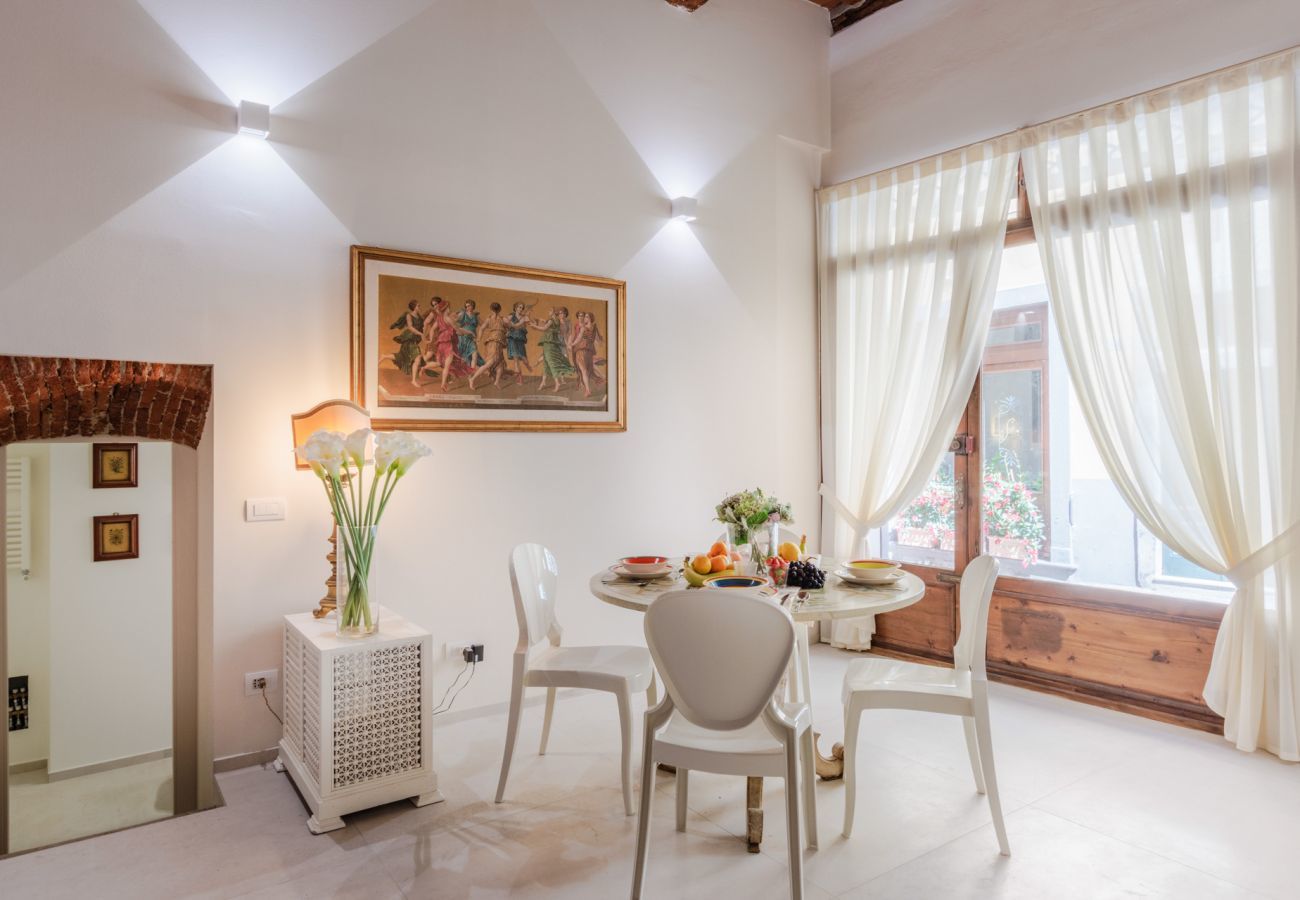 Ferienwohnung in Lucca - Smart and Convenient Ground Floor Apartment inside the Lucca Walls