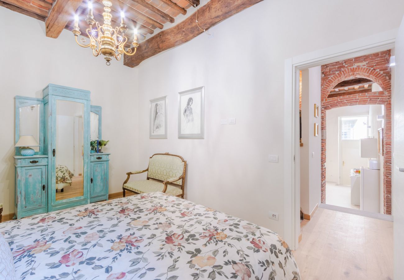 Ferienwohnung in Lucca - Smart and Convenient Ground Floor Apartment inside the Lucca Walls