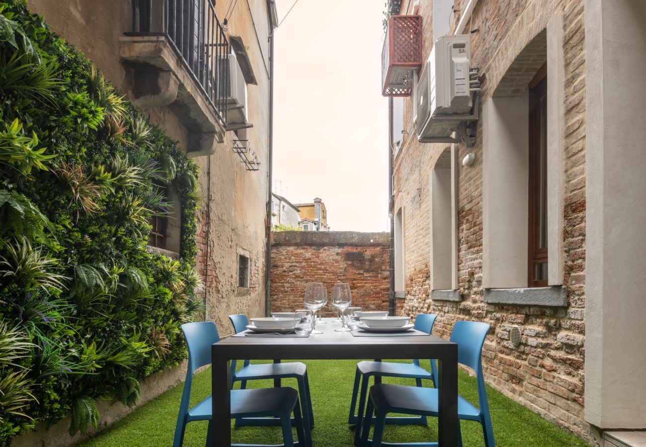 Ferienwohnung in Venedig - Castello Apartment with Garden R&R