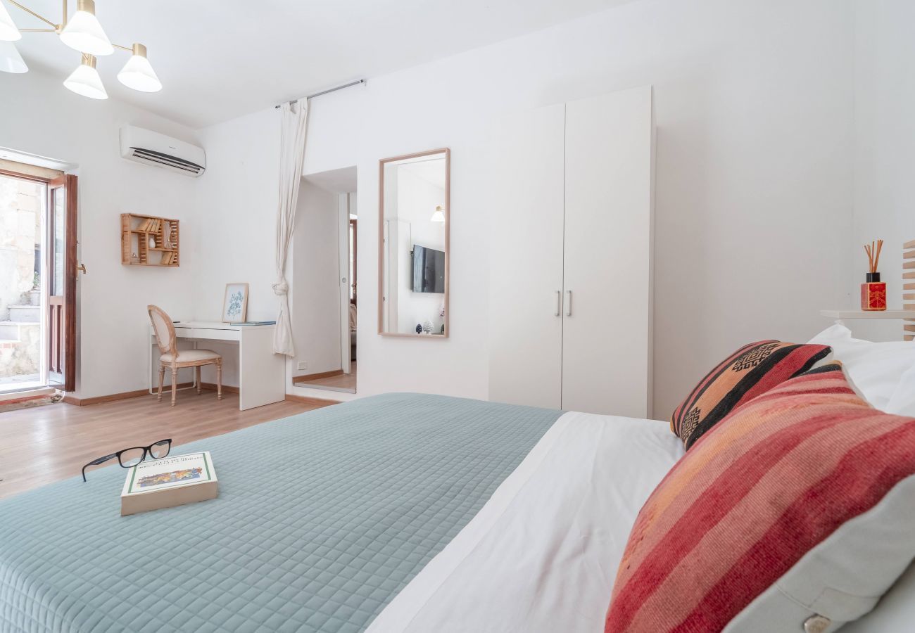 Ferienwohnung in Siracusa - Dione ground floor  apartment Ortigia