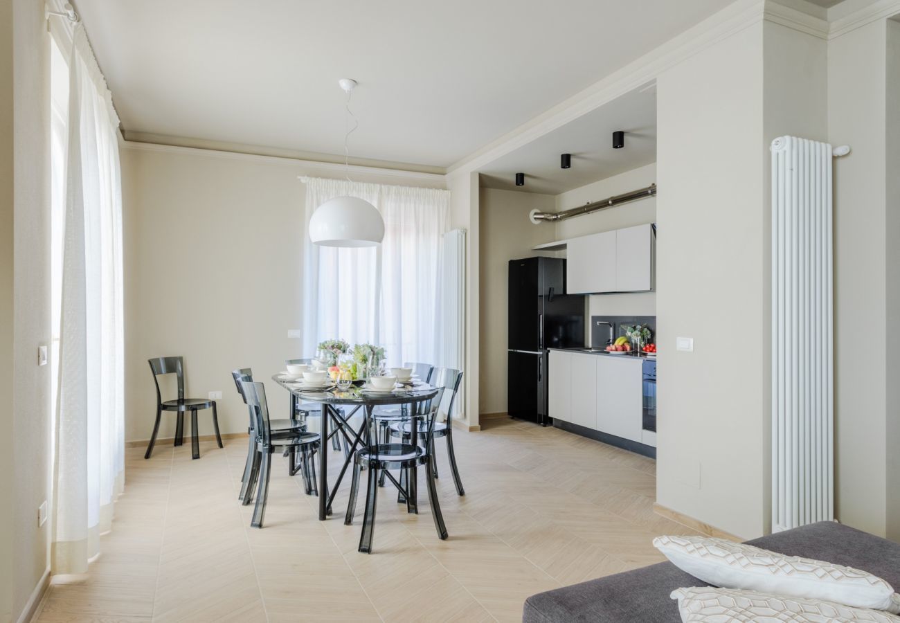 Ferienwohnung in Lucca - Luxury Modern Apartment with Elevator and Balcony inside the Walls of Lucca