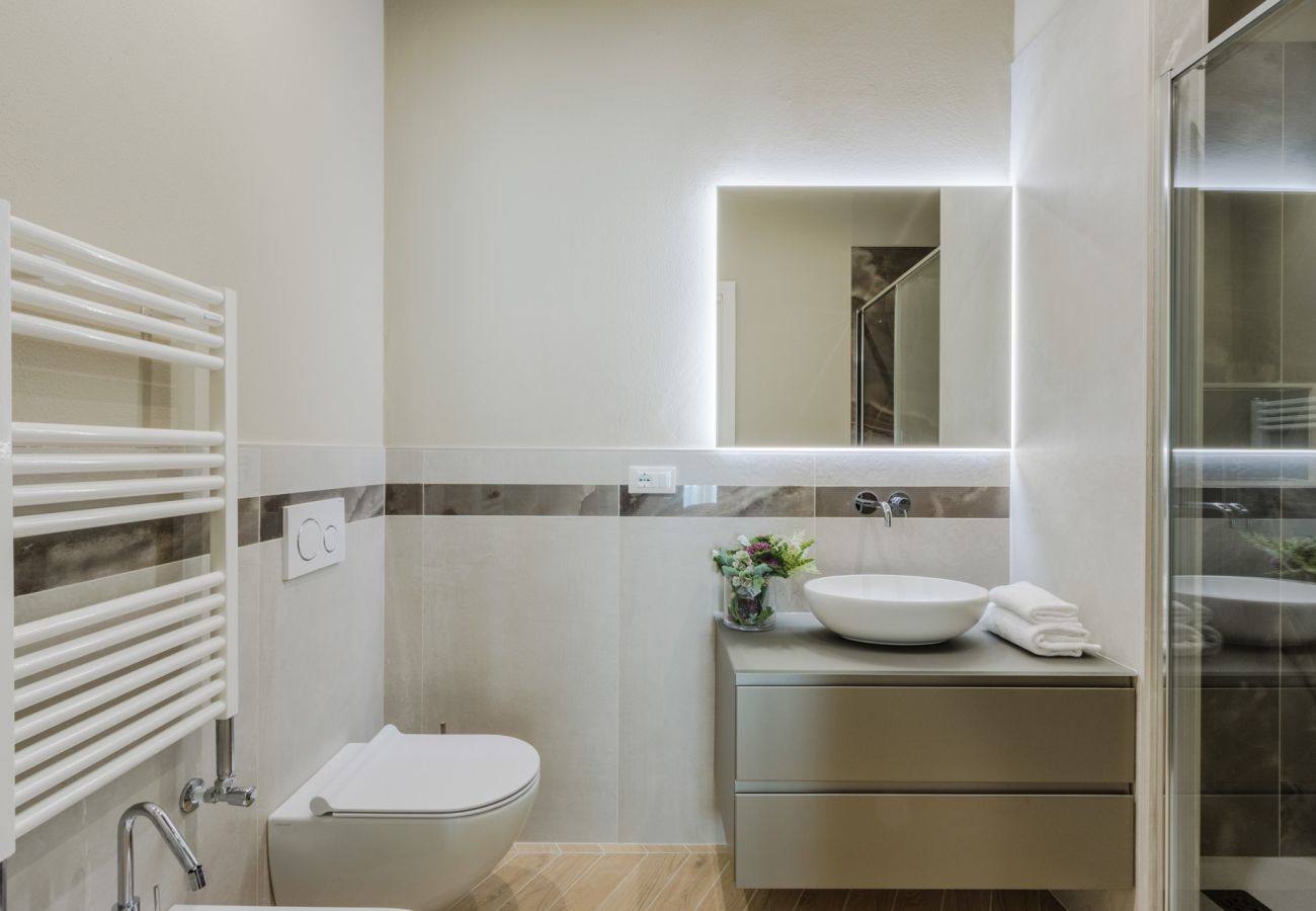 Ferienwohnung in Lucca - Luxury Modern Apartment with Elevator and Balcony inside the Walls of Lucca