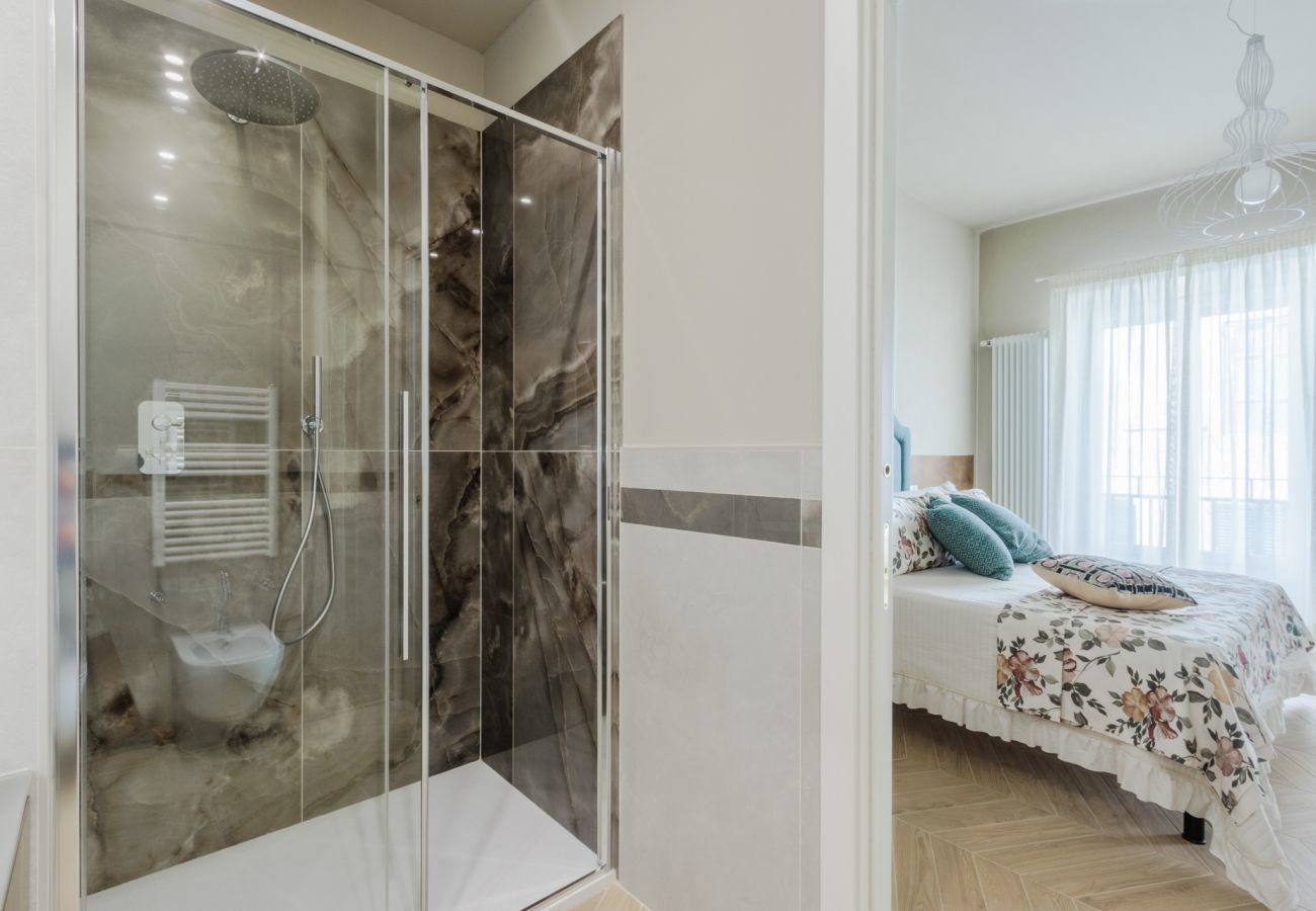 Ferienwohnung in Lucca - Luxury Modern Apartment with Elevator and Balcony inside the Walls of Lucca