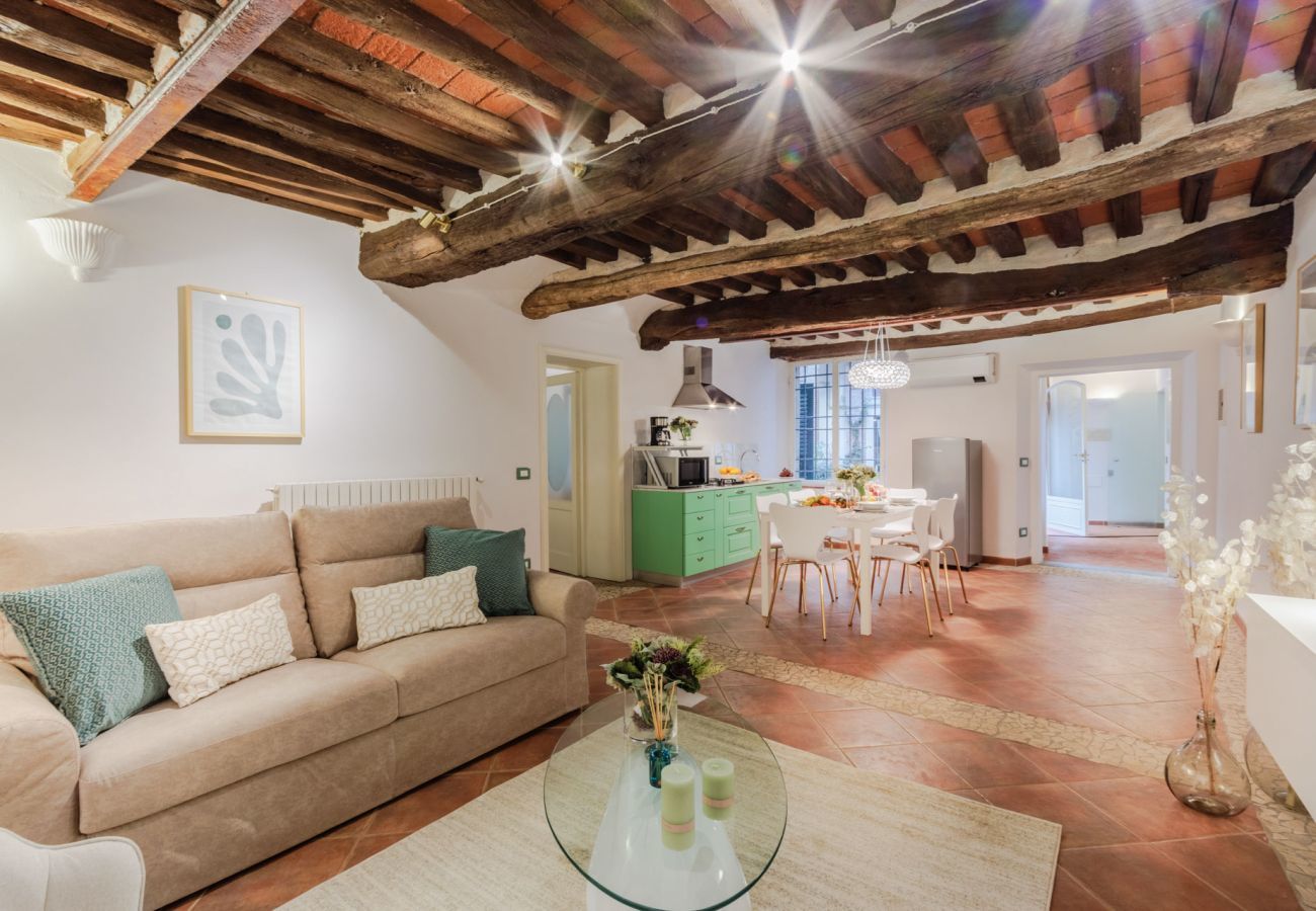 Ferienwohnung in Lucca - Casa Al Dipinto, an Apartment with Garden