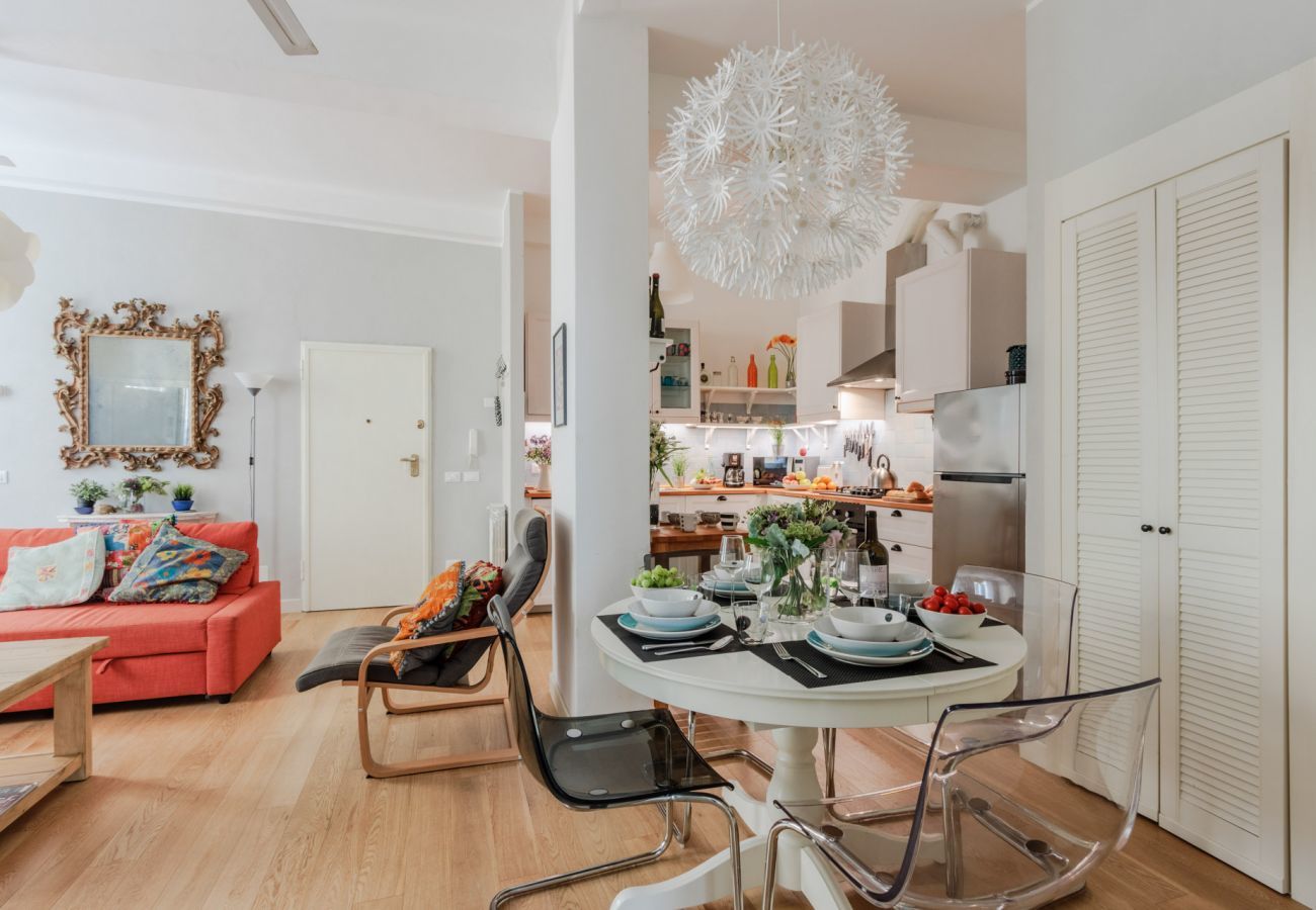 Ferienwohnung in Lucca - Miss Penny, a Welcoming Modern  2 Bedrooms Apartment at Piazza San Michele