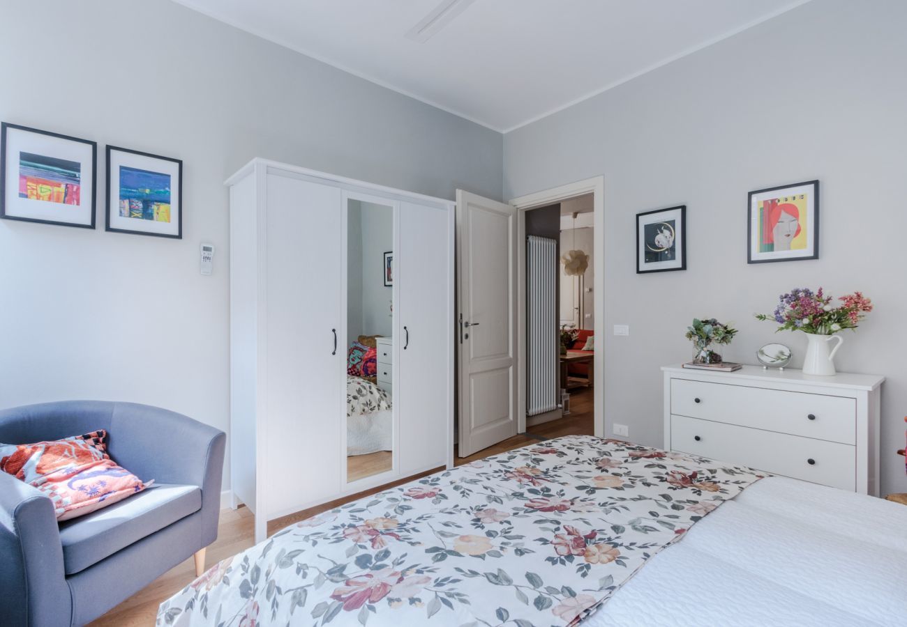 Ferienwohnung in Lucca - Miss Penny, a Welcoming Modern  2 Bedrooms Apartment at Piazza San Michele