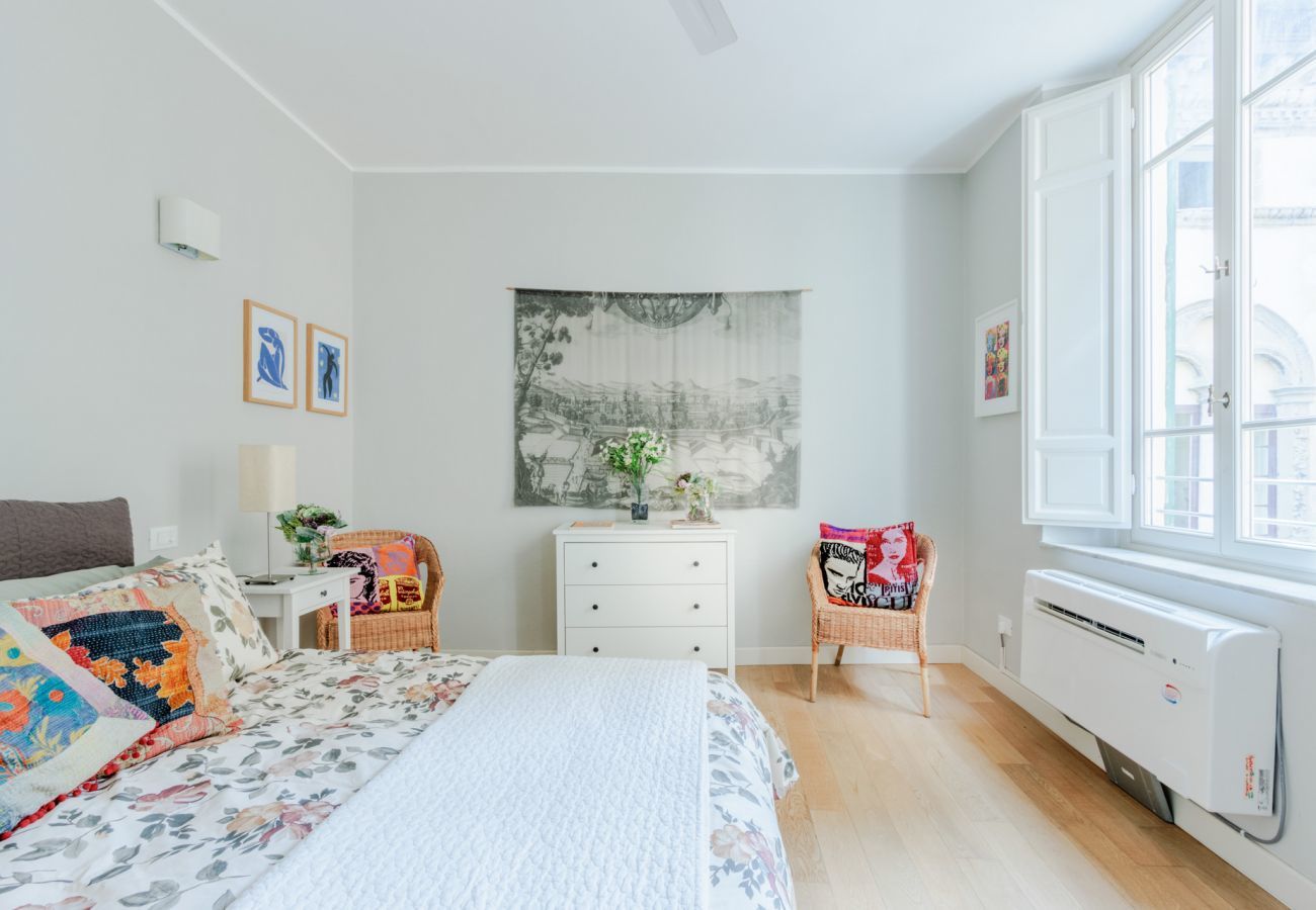 Ferienwohnung in Lucca - Miss Penny, a Welcoming Modern  2 Bedrooms Apartment at Piazza San Michele