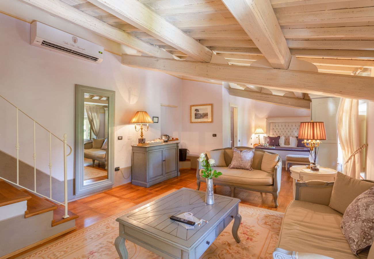 Villa in Pieve a Nievole - Elevate Your Escape: Discover Timeless Charm in a Majestic Retreat Amid Lucca and Florence